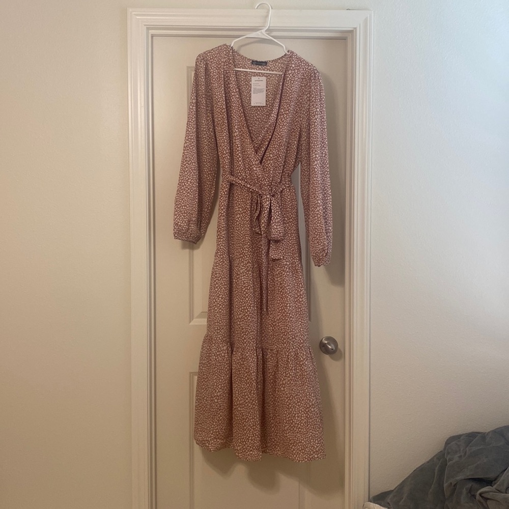 *NEW WITH TAGS* Pink Tiered Long Sleeve Maxi Dress